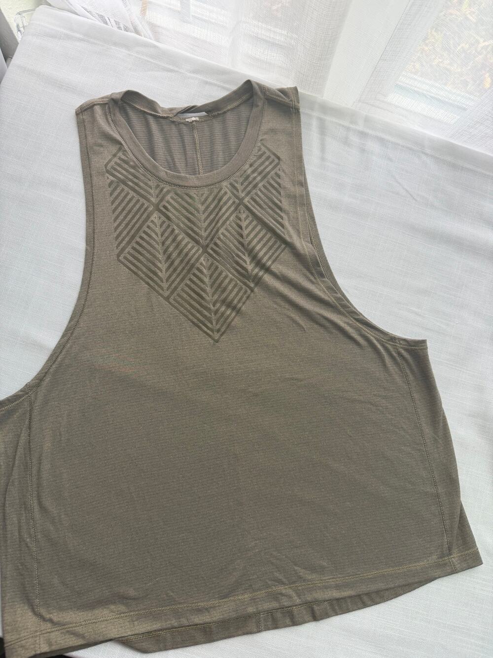 Lululemon Top Size 4